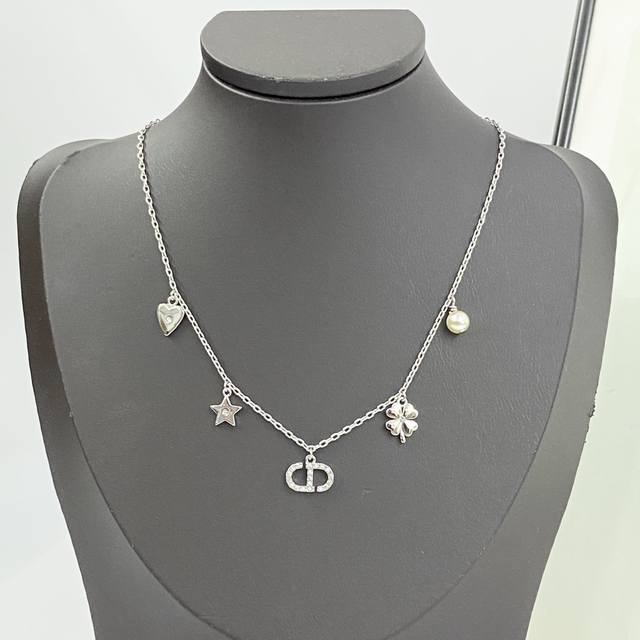 Today's New Code N1081 Dior Necklace Hot-Selling New Model Dior Silver Cd Bee Mu