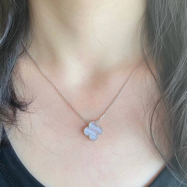 v Gold-Plated Vca Natural Purple Chalcedony Four-Leaf Clover Necklace, High-E