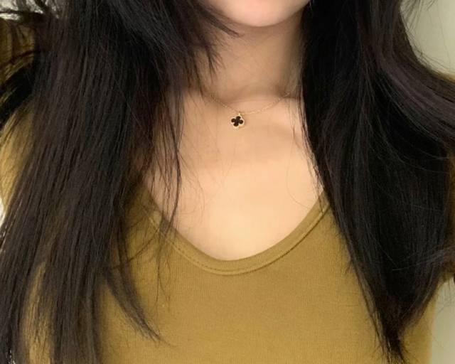 v Gold-Plated Vca Mini High-Grade Black Agate Four-Leaf Clover Necklace Four-