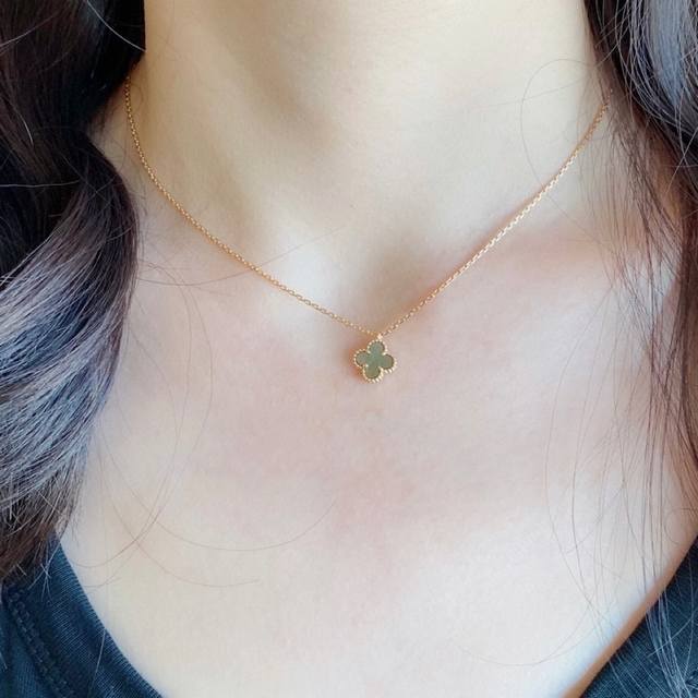 v Gold Plated Vca Mini Natural Gray Shell Four-Leaf Clover Necklace 50Th Anni