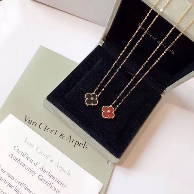 Van Cleef & Arpels Vca Medium Four-Leaf Clover Necklace With Diamonds Black Agat
