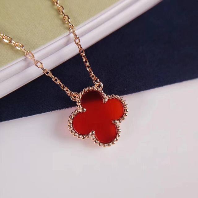Here Comes Another Super Hot One Christmas Gift Four-Leaf Clover Necklace With R