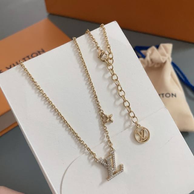 Seiko Version Louis Vuitton Necklace Lv Necklace Letter Model A Simple And Class