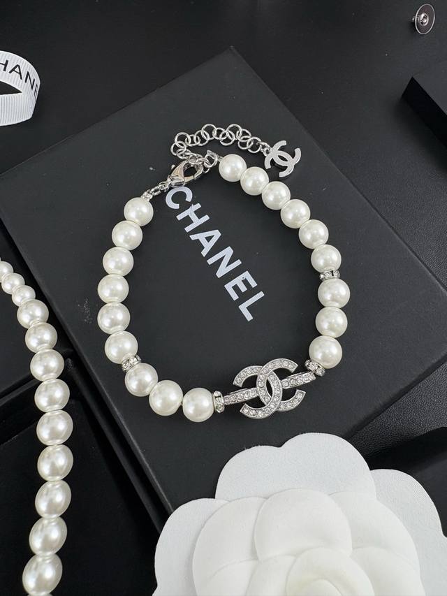 No.5086 Chanel Silver Rhinestone Pearl Fashion Personality Bracelet
