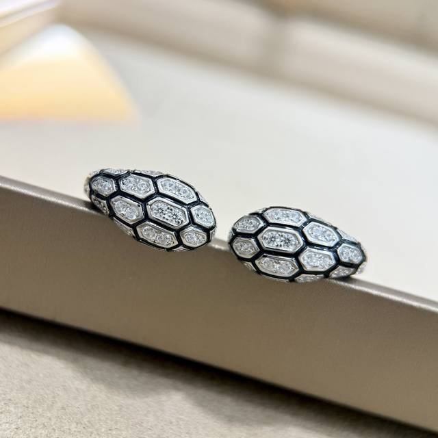 a5225 High-End Jewelry Snake Series Luxury Diamond Enamel Snake-Shaped Earrin