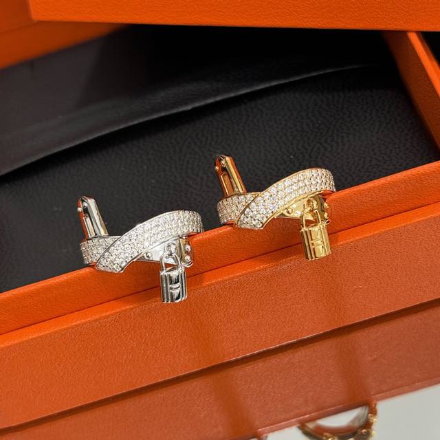 a3729 The Latest Padlock Belt Buckle Full Diamond Ring. The Classic Padlock B
