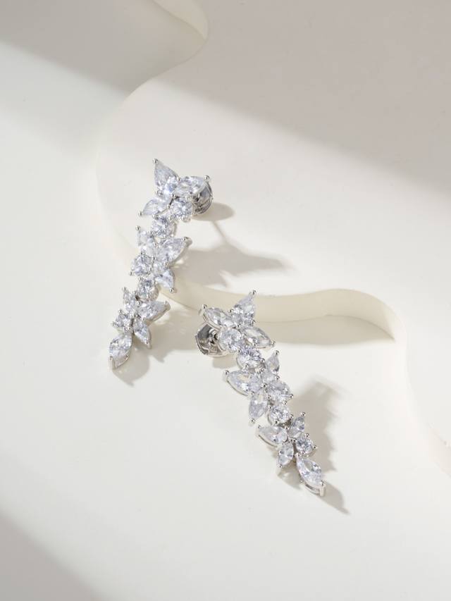 p Price T Victoria Series Of Dazzling Diamond Earrings Use Marquise-Cut Diamo