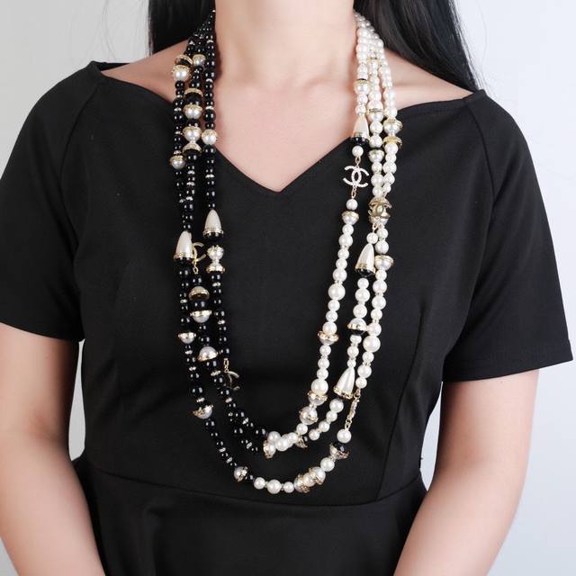 Chanel New Necklace Counters Are Launched Simultaneously Double C 3-Layer Sweate