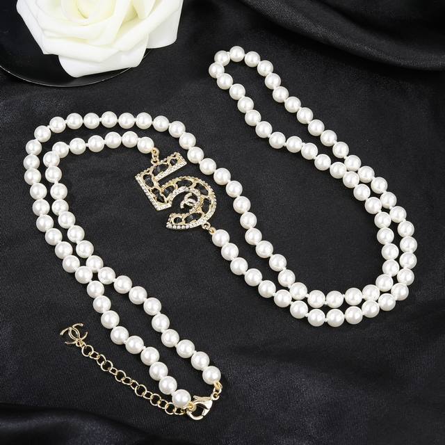chanel Xiaoxiang's New Pearl Necklace No. 5 Is So Beautiful. The New Sweater