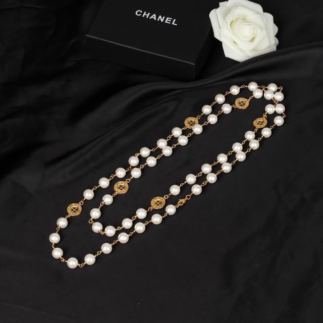 New Chanel Buttons Autumn And Winter Essential New Products Light Luxury Pearl D