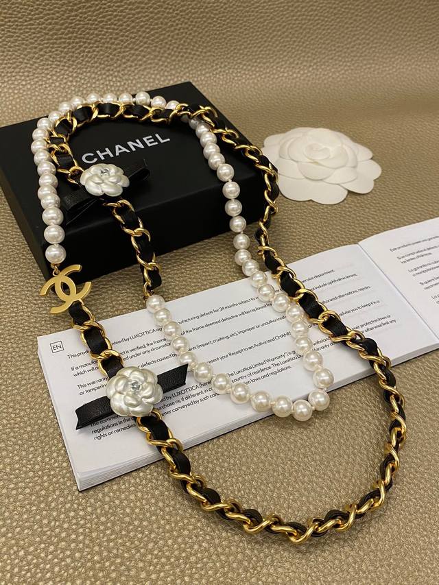 Chanel Autumn And Winter New Product, The Most Volcanic Camellia Sweater Chain,