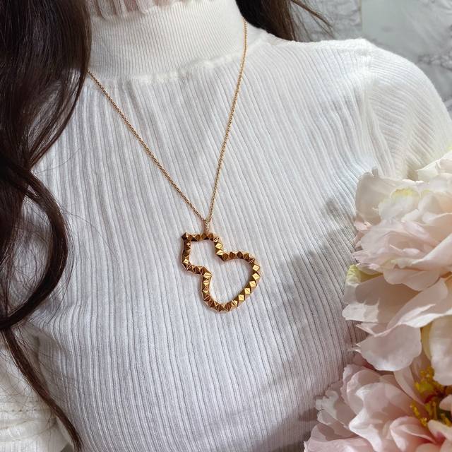 qeelin Qilin Large Gourd Necklace The Simple Lines Depict Wulu's Graceful Sha