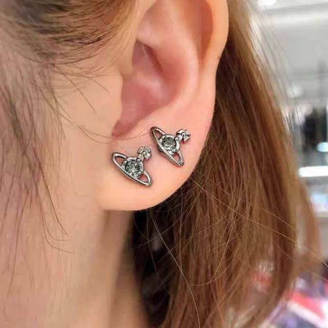 vivienne Westqueen Queen Mother London Diamond Earrings