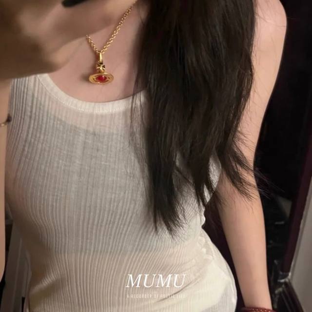 vivienne Westwood Queen Mother Saturn Necklace Is Elegant And Refined. The De