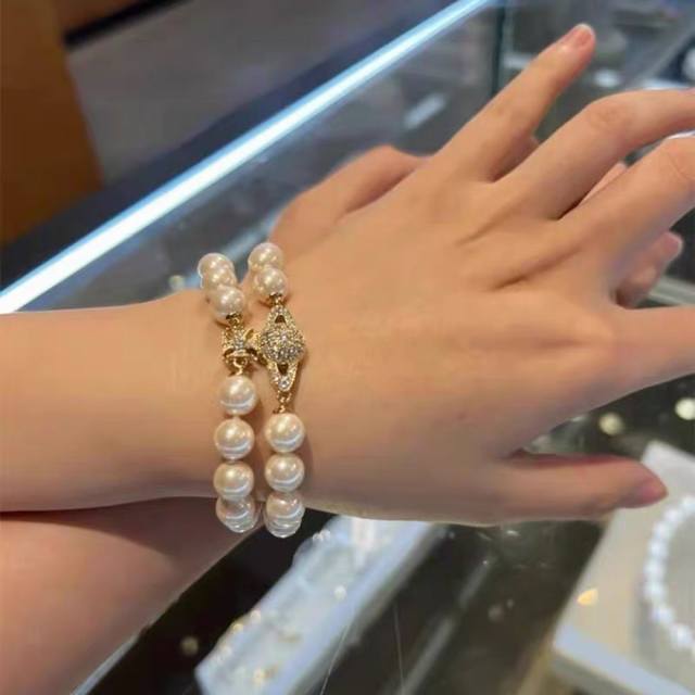 Queen Mother Double Layer Pearl Bracelet This Year, Pearl Bracelets Are Also Pop