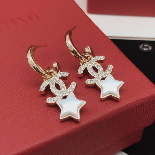 No.Xed0185 Ch*Nel Latest Star Ear Hook Consistent Zp Brass Material