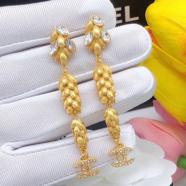 No.Xed0771 Chanel New Wheatgrass Tassel Earrings