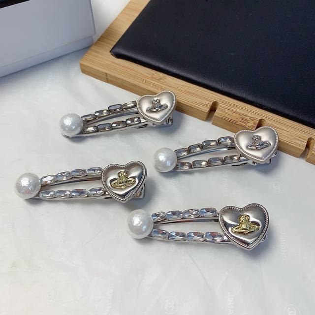 Queen Mother Press Clip Saturn Czech Diamond Pearl Logo Press Clip Side Clip Ban