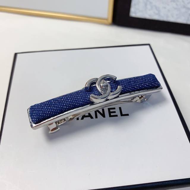 chanel Xiaoxiang Chanel Hairpin Denim Schoolbag Buckle Logo Hairpin Spring Cl