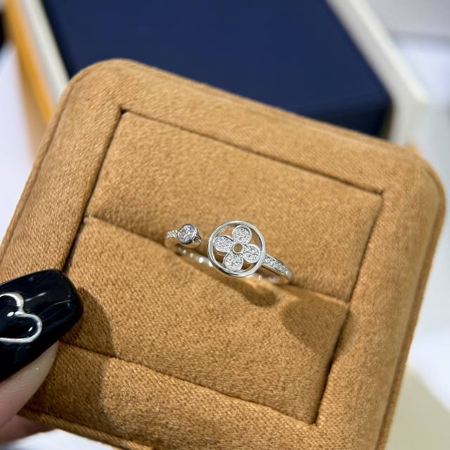 a4688 New Luxury Full Diamond Old Flower Four-Leaf Clover Open Ring Top Dazzl