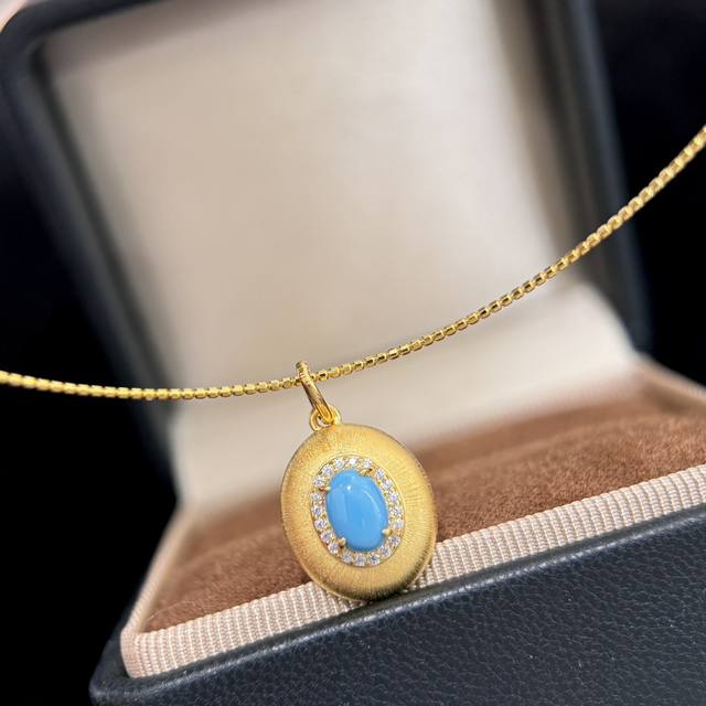 a5023 Independent Designer Model This Summer's Hottest Online Celebrity Blue