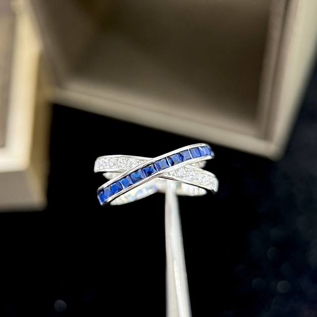 a4245 Paris Liens Double Row Cross Sapphire Ring Is The Most Classic And Dura