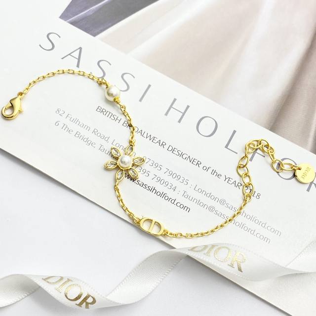 Today's New Model Code H569 0247820 Dior Bracelet Hot Sale Model Hot New Arrival