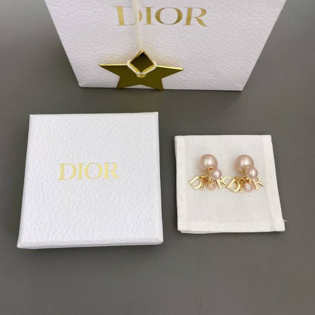 High Quality Details As Shown In The Picture 010500130 D Letter Accessories Pink