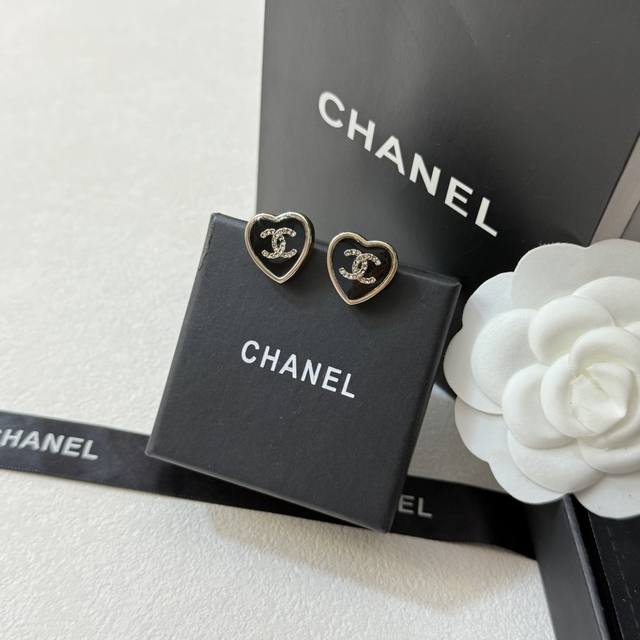 Chanel Xiaoxiang Heart Earrings 25C Early Spring New Black Transparent Oil Drop