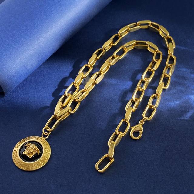 vs94 Versace European And American Fashion Medieval Style Disc-Shaped Pattern