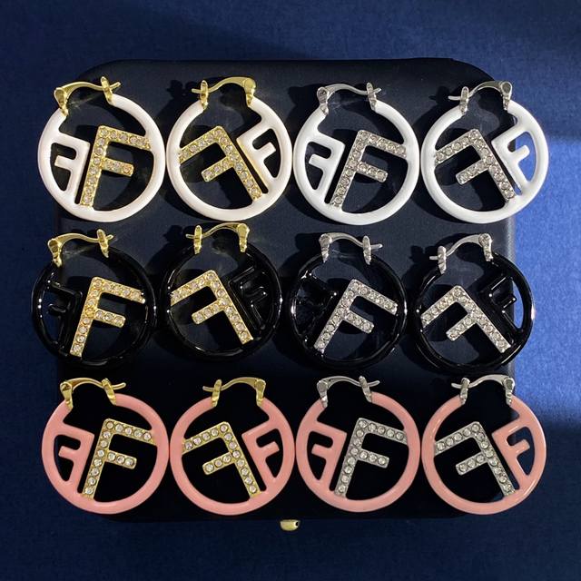 fd94 Fendi High-End Fashion Temperament White Black Pink Enamel Oil Drop Holl