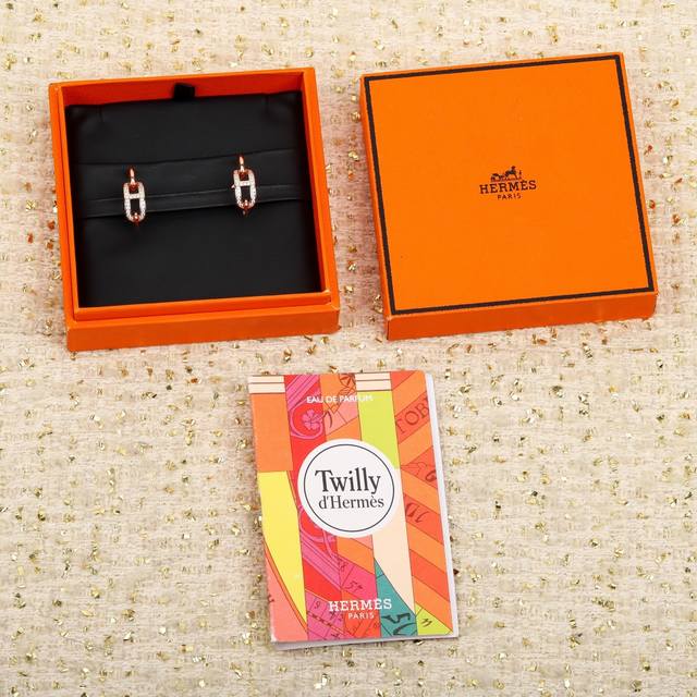 Our Pig Nose Earrings Can Be Customized With 18K Real Gold And Real Diamonds. On