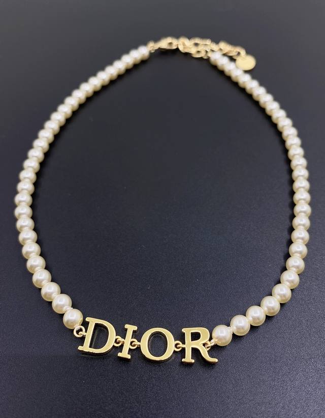 daor The Latest Letter Pearl Necklace Consistent With Z Batch Brass Material
