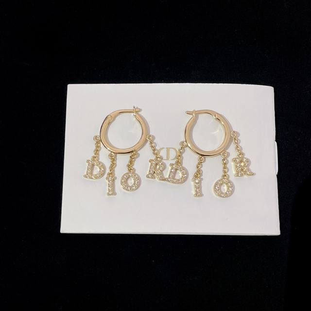 High Quality Details As Shown In Figure D Full Diamond Letter Earrings Zp4600 Ve