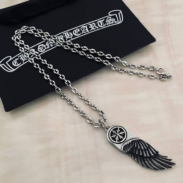 New Counter Quality Chrome Hearts Chrome Hearts Classic Retro Feather Pendant Cl