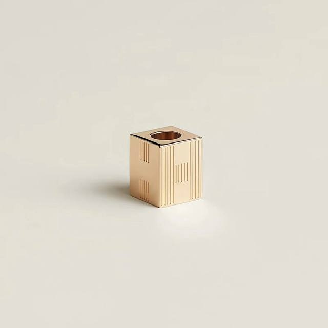 New Models Are Available At The Special Counter At The Same Time. Herm