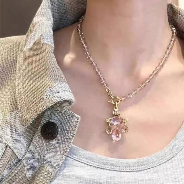 Queen Mother Vivienne Crystal Necklace You Can Enter With Your Eyes Closed. Colo