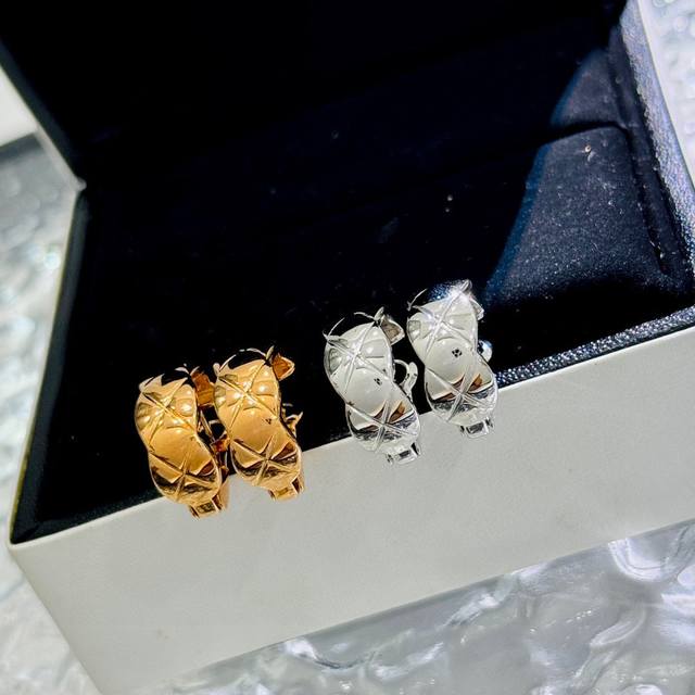 cnc Version Chanel Classic Diamond-Shaped Smooth Earrings, High-End Customiza