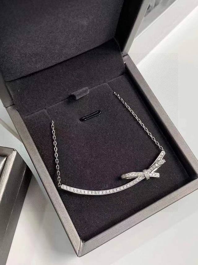 chanel Chanel Bow Necklace Chanel's High-End Jewelry Series Counters Are Very