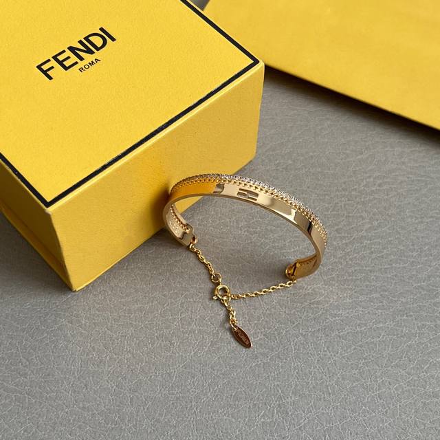 fendi Fendi Bracelet High-End Custom Hot Style New Simple And Elegant Gorgeou