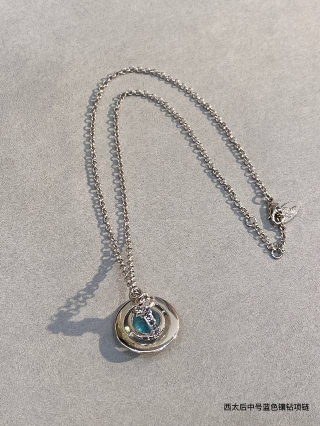 Classic Medium Saturn Necklace Necklace Vivienne Westwood Queen Mother Saturn Ne