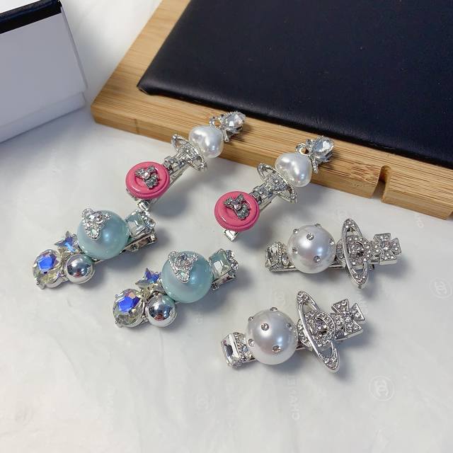 Queen Mother Press Clip Saturn Full Diamond Pearl Logo Press Clip Side Clip Bang