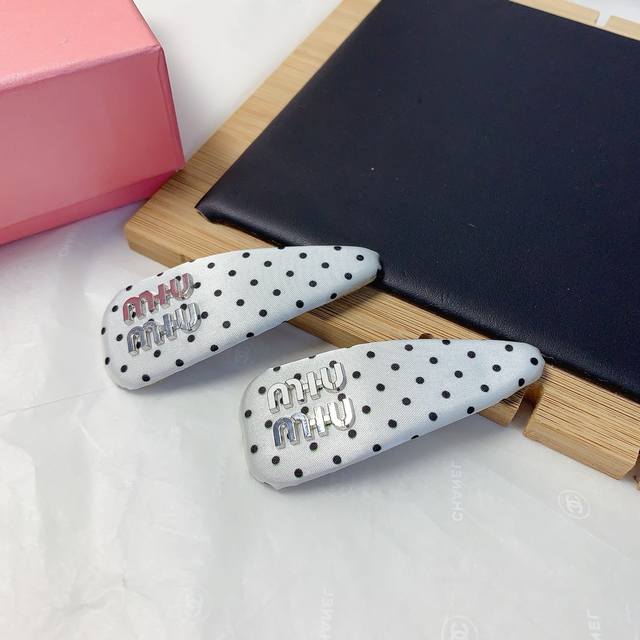 miumiu Miu Miu Miumiu Hairpin Polka Dot Logo Side Clip Bb Clip Bangs Clip Pre
