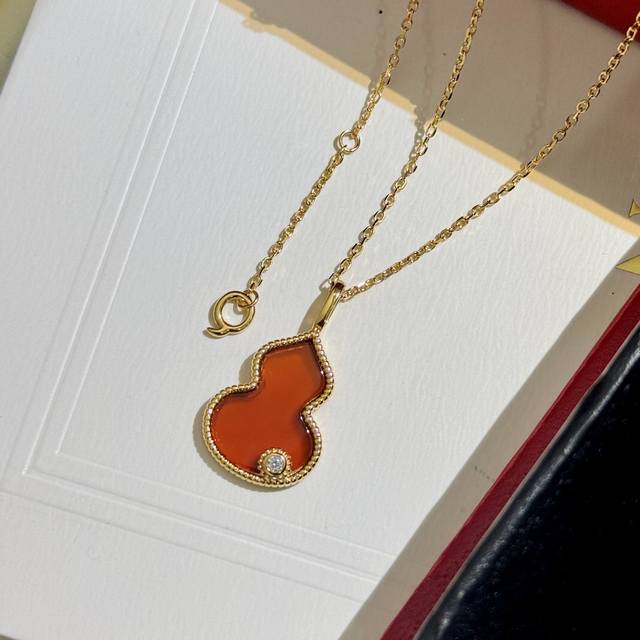 National Trend Style Ancient Style Popular Natural Red Agate Gourd With Diamond