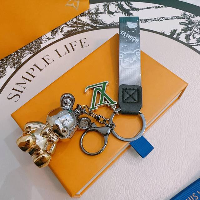 New Product Release Lv Keychain Lv Bag Buckle Latest Model Bag Pendant With High