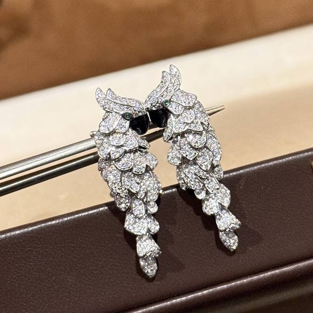 a6065 Parrot Earrings From The Kajia High-End Jewelry Series. It Took Thousan