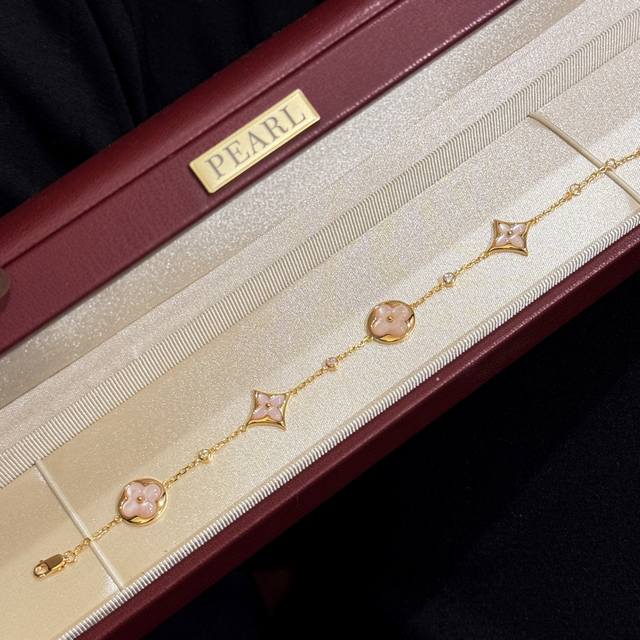 a3326 Donkey's New Old Flower Pollen Mother-Of-Pearl Four-Flower Bracelet Is