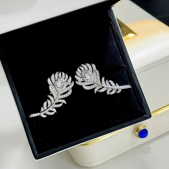 a0301 Xiaoxiang's Popular Feather Single Diamond Earrings, All Sterling Silve