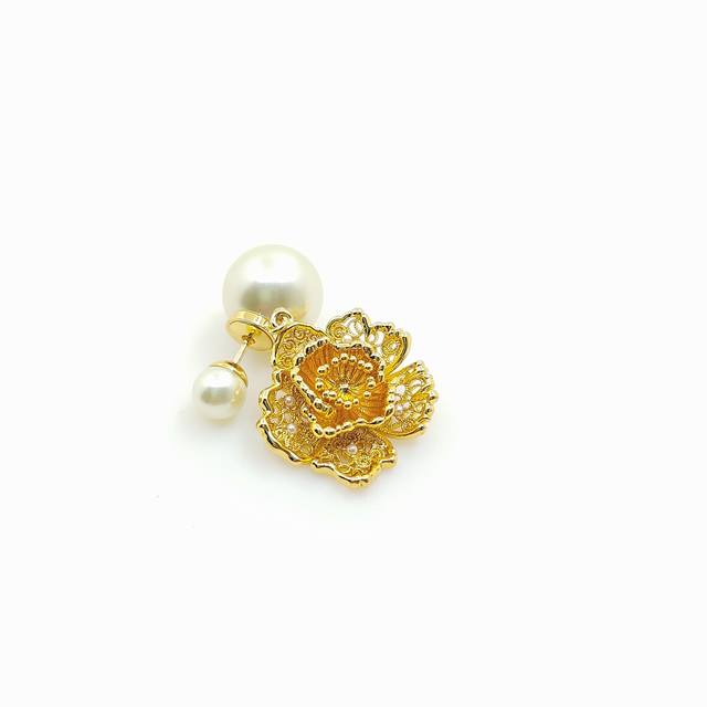 d*Or The Latest Model Of Large And Small Pearls, Gold Hollow Flower Ear Hooks