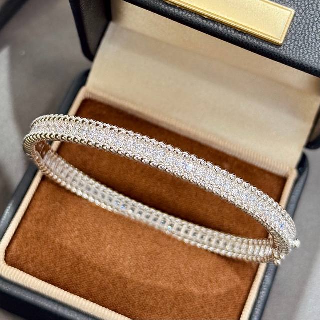 Vanjia Beaded Edge Full Diamond Narrow Bracelet Is A Very Surprising One, So Bea